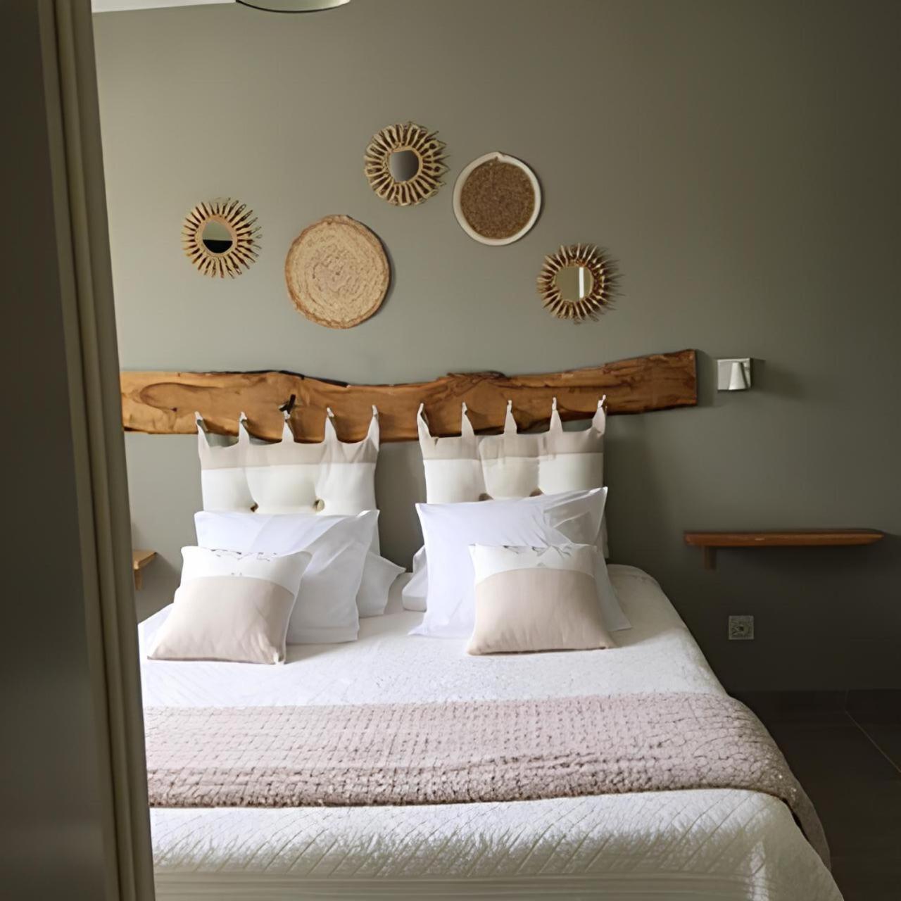 La Sarlamandre, Chambres Et Table D'Hotes Marcillac-Saint-Quentin 外观 照片