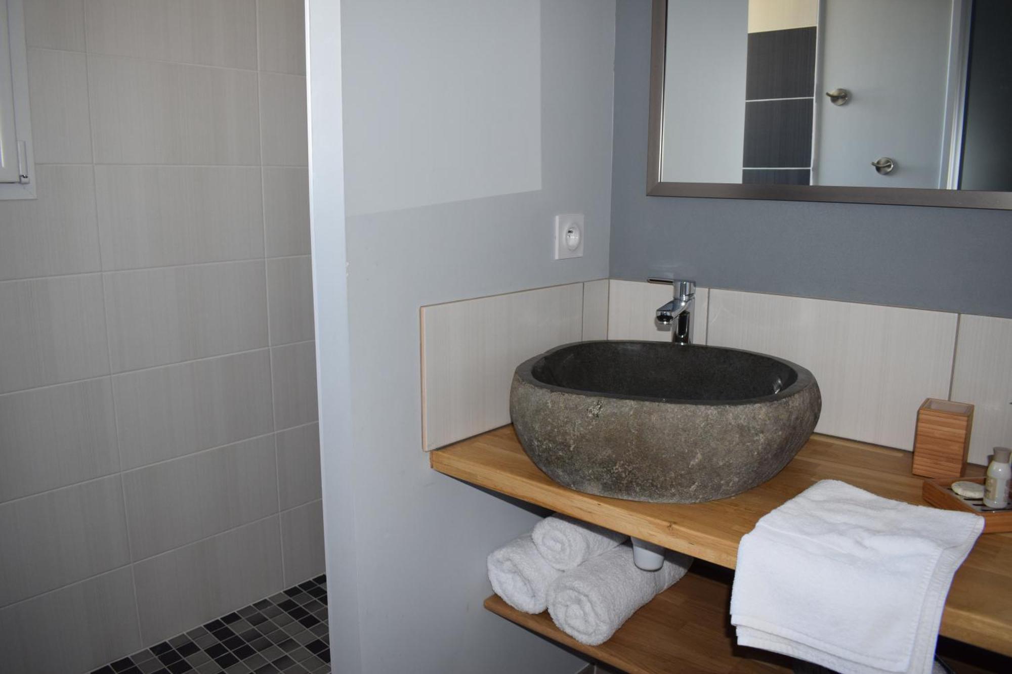 La Sarlamandre, Chambres Et Table D'Hotes Marcillac-Saint-Quentin 外观 照片