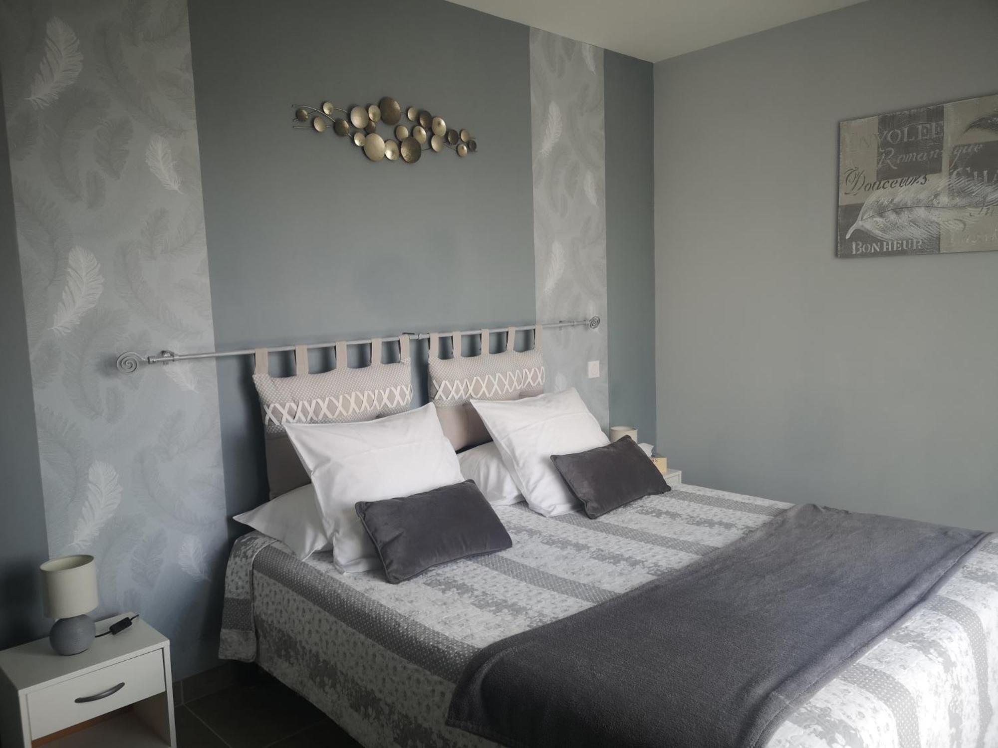 La Sarlamandre, Chambres Et Table D'Hotes Marcillac-Saint-Quentin 外观 照片