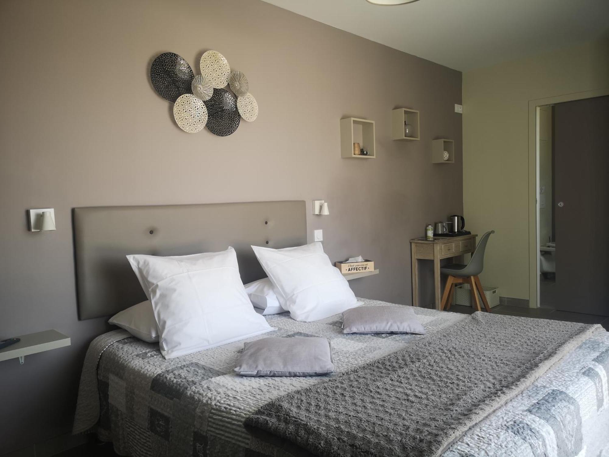 La Sarlamandre, Chambres Et Table D'Hotes Marcillac-Saint-Quentin 外观 照片