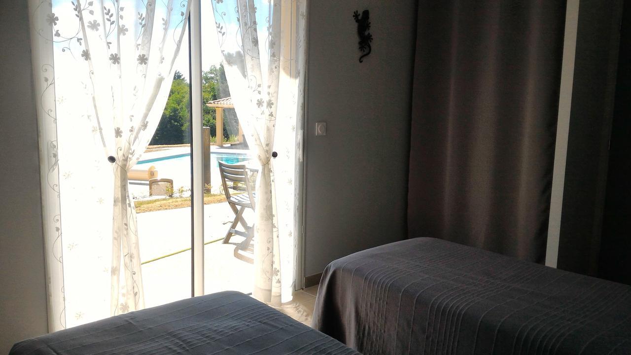 La Sarlamandre, Chambres Et Table D'Hotes Marcillac-Saint-Quentin 外观 照片