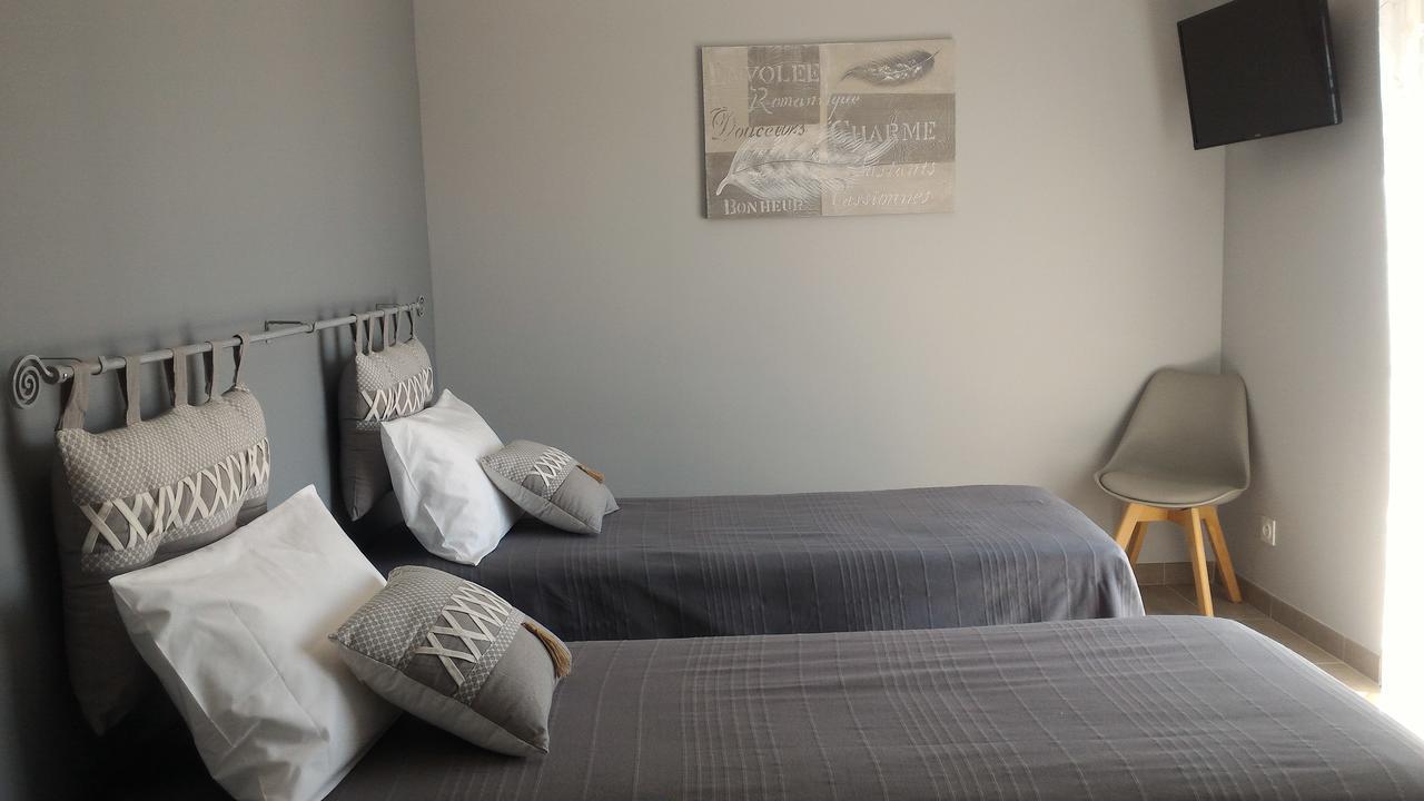 La Sarlamandre, Chambres Et Table D'Hotes Marcillac-Saint-Quentin 外观 照片