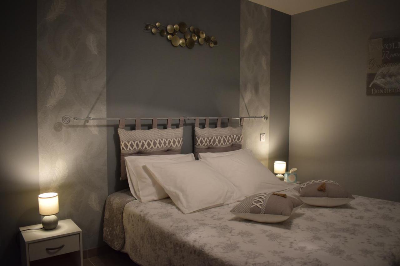 La Sarlamandre, Chambres Et Table D'Hotes Marcillac-Saint-Quentin 外观 照片