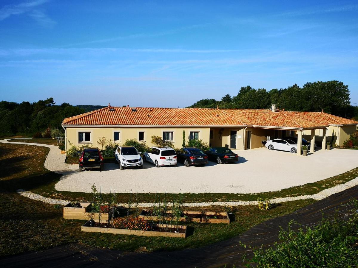 La Sarlamandre, Chambres Et Table D'Hotes Marcillac-Saint-Quentin 外观 照片